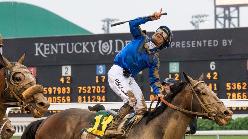 El jinete Júnior Alvarado ganador del Derby de Kentucky fue suspendido y multado por uso excesivo de la fusta