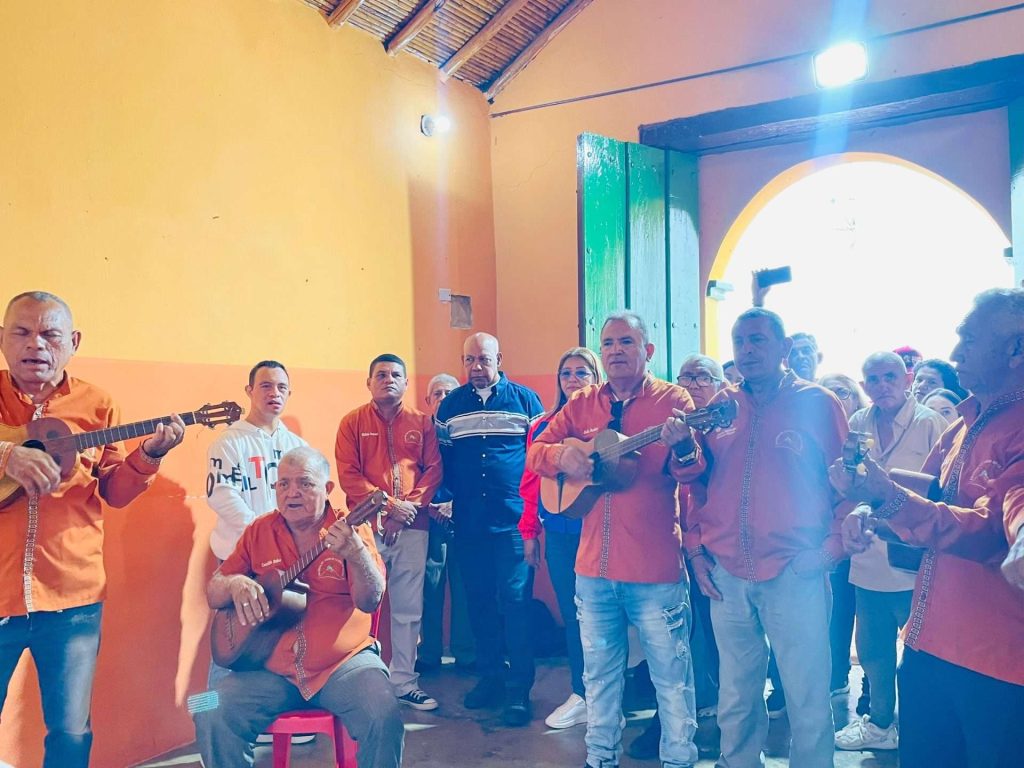 Luis Reyes Reyes participó del primer canto de salve a la Santa Cruz