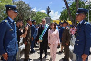 Neoespartanos honran el legado de Bolívar en Santa Ana