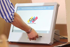 Presidente Maduro invita a participar en el simulacro electoral