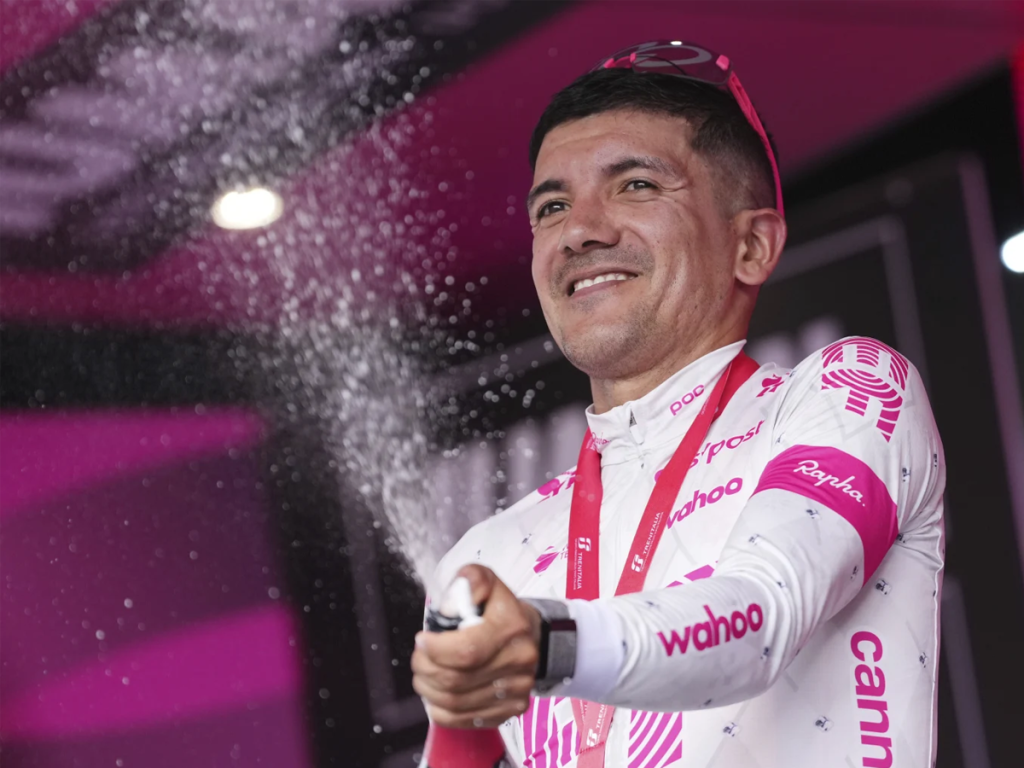 Richard Carapaz conquista la undécima etapa