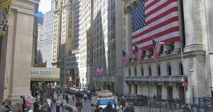 Wall Street gana 3% semanal tras dato de empleo en EEUU y negociación comercial con China