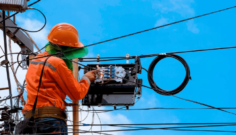 Tres detenidos ofrecían servicio ilegal de banda ancha