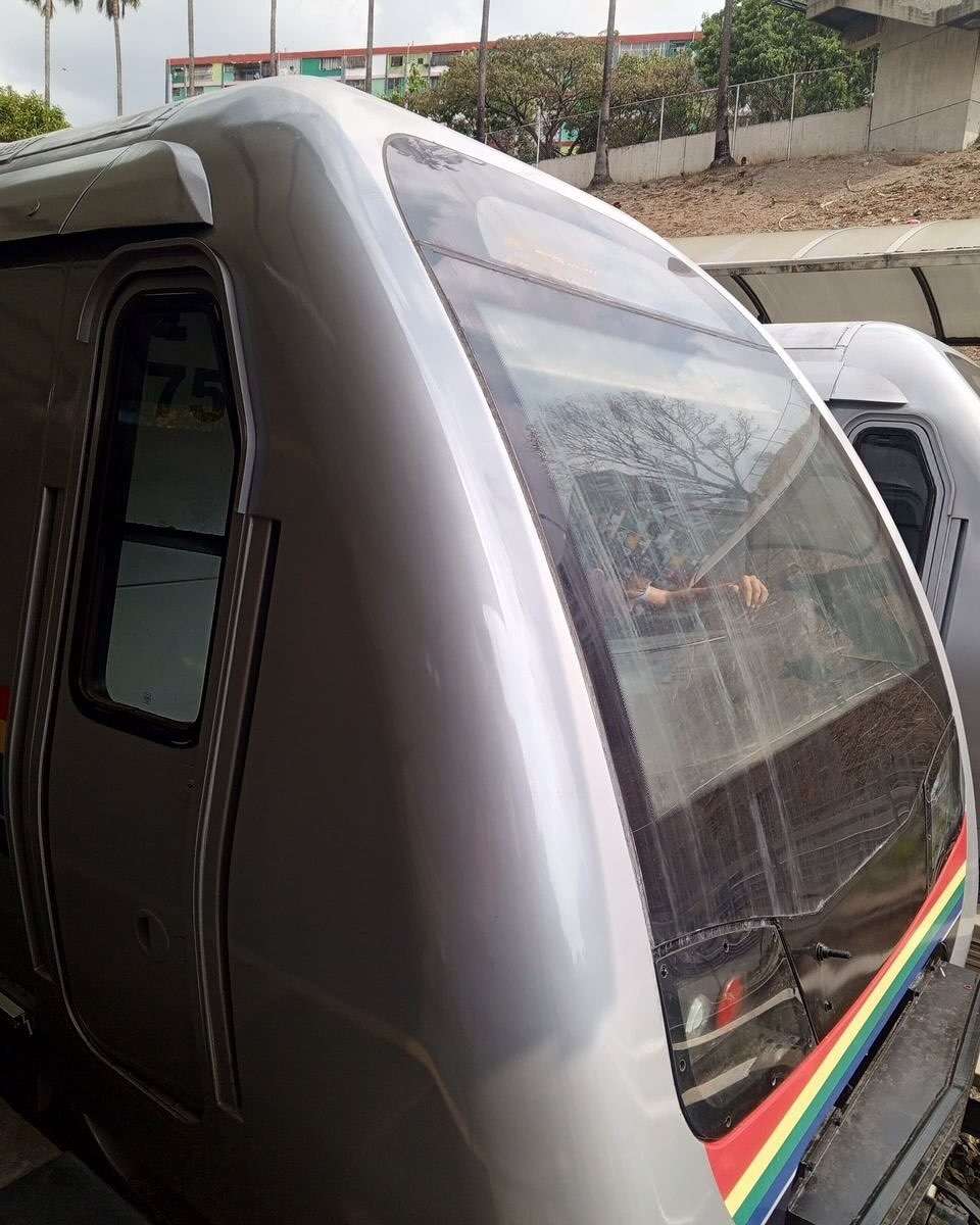 Sustituyen techo de la estación Las Adjuntas