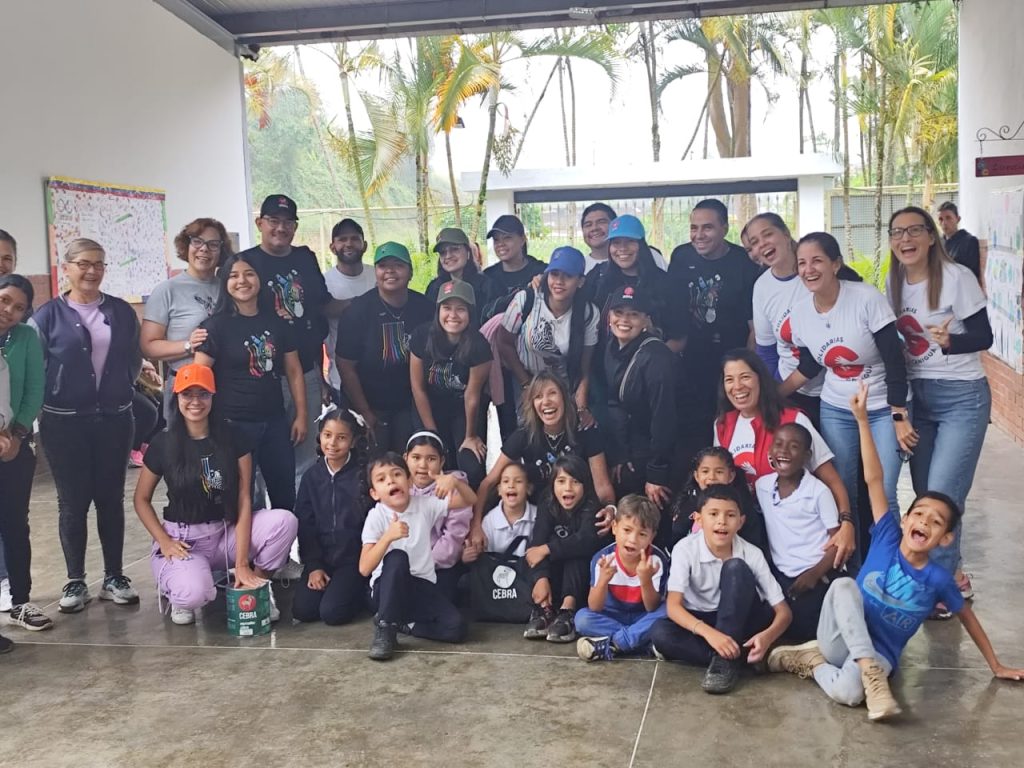 Cebra lleva alegría a 140 Niños de la Escuela Negra Hipólita con espacios renovados