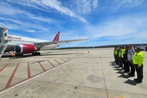 11 niños entre los 193 migrantes venezolanos repatriados desde Estados Unidos que arribaron a Maiquetía