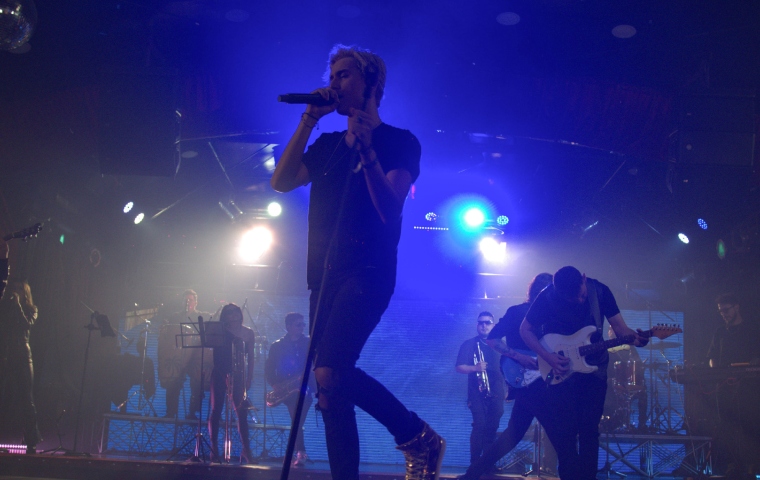 energía y pasión en el segundo álbum grabado en vivo