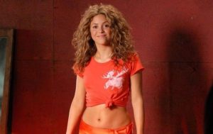 Shakira celebra 20 años de “Hips Don’t Lie” con una presentación inolvidable y anuncia gira por EE. UU.