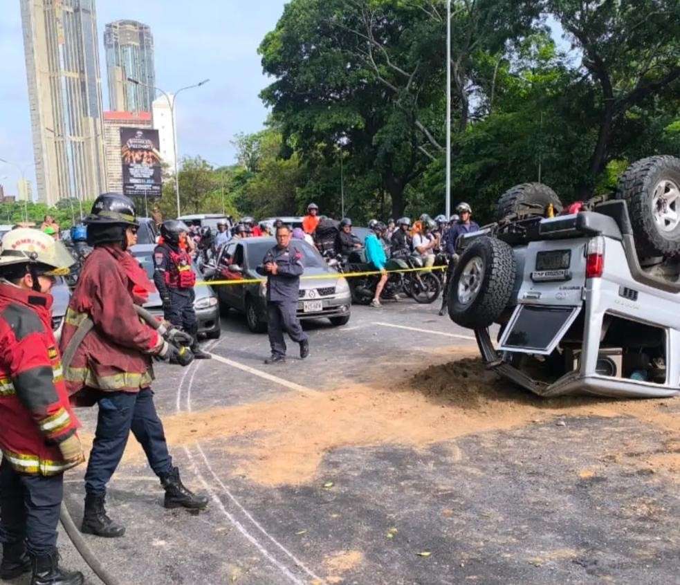 1 fallecido y 6 heridos por accidente múltiple frente al Jardín Botánico