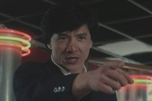 Jackie Chan debería enseñarse en escuelas de cine. En esta escena hizo una masterclass de rodar y progresar la acción