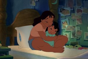 'Lilo y Stitch' en Disney+ esconde un detalle que nunca estuvo en la animación original. Y es tan descarado que no podrás dejar de verlo