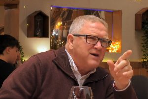 'First Dates', una soltera de Girona rechaza a su cita por ser independentista. "Es más joven que yo, pero parece mi padre"