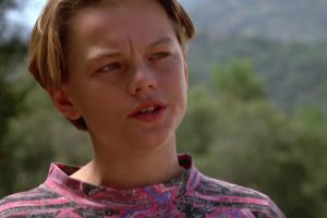 Leonardo DiCaprio metió tanto la pata en su primer papel que pasó de hacer un monólogo a aparecer de fondo durante un segundo