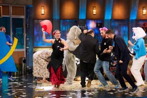 'La Revuelta' ha cancelado su gigantesco sketch por las calles de Madrid junto a Estopa, y la culpa ha sido de un titular. Esta metida de pata debería dejarnos varias lecciones