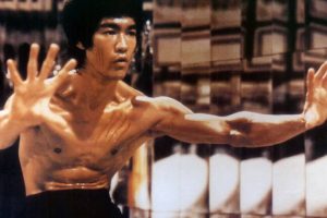 China se entrega a la IA. Van a "remodelar la estética visual" de películas de estrellas míticas como Bruce Lee, Jackie Chan o Jet Li