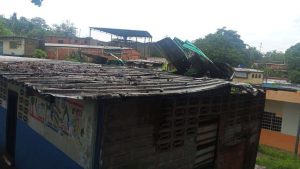 Aguaceros afectan escuelas en Valles del Tuy 