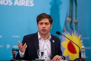 Axel Kicillof acusa a Milei de saqueo y dependencia