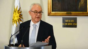 Canciller uruguayo baraja retomar contacto consular con Venezuela