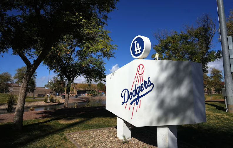 Los Dodgers de Los Ángeles niegan ingreso a agentes de ICE al estacionamiento de su estadio