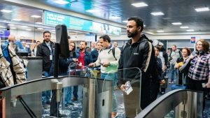 Ecuador pedirá visas de tránsito a ciudadanos de 45 países incluyendo a Venezuela