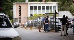 Mujer iba caminando con su amiga por El Guarataro y terminó con un disparo en la cabeza