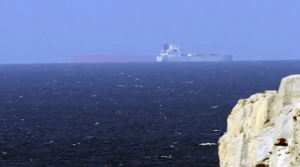 El parlamento de Irán votó este domingo a favor del cierre del Estrecho de Ormuz