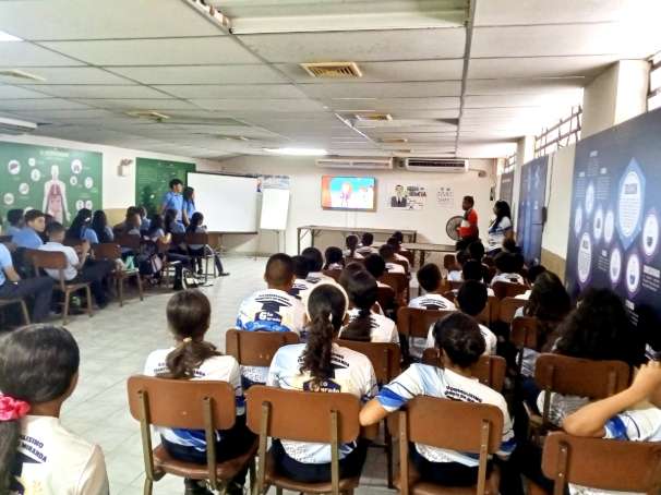 Estudiantes refuerzan conocimientos en física a través de las Aulas de Ciencias