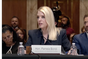 Fiscal de EEUU incluye a México en una lista de adversarios