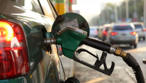 Cómo impactará en los precios de la gasolina el ataque de Estados Unidos a Irán