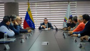 Gobierno adelanta mesa de encadenamiento con el sector construcción