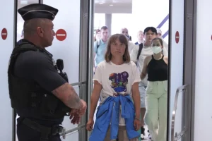 Greta Thumberg deportada tras incautación de la Flotilla de la Libertad que llevaba ayuda a Gaza