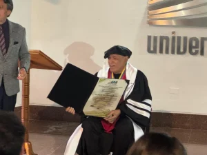 Gualberto Ibarreto recibió Doctorado Honoris Causa