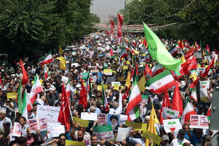 Iraníes se movilizan en todo el país en rechazo a las agresiones de Israel