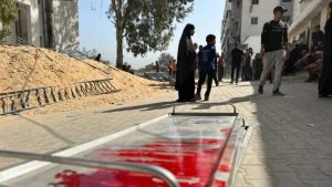 Israel acaba con el único hospital de diálisis del norte de Gaza