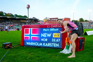 Karsten Warholm rompe el récord mundial de 300 metros con vallas