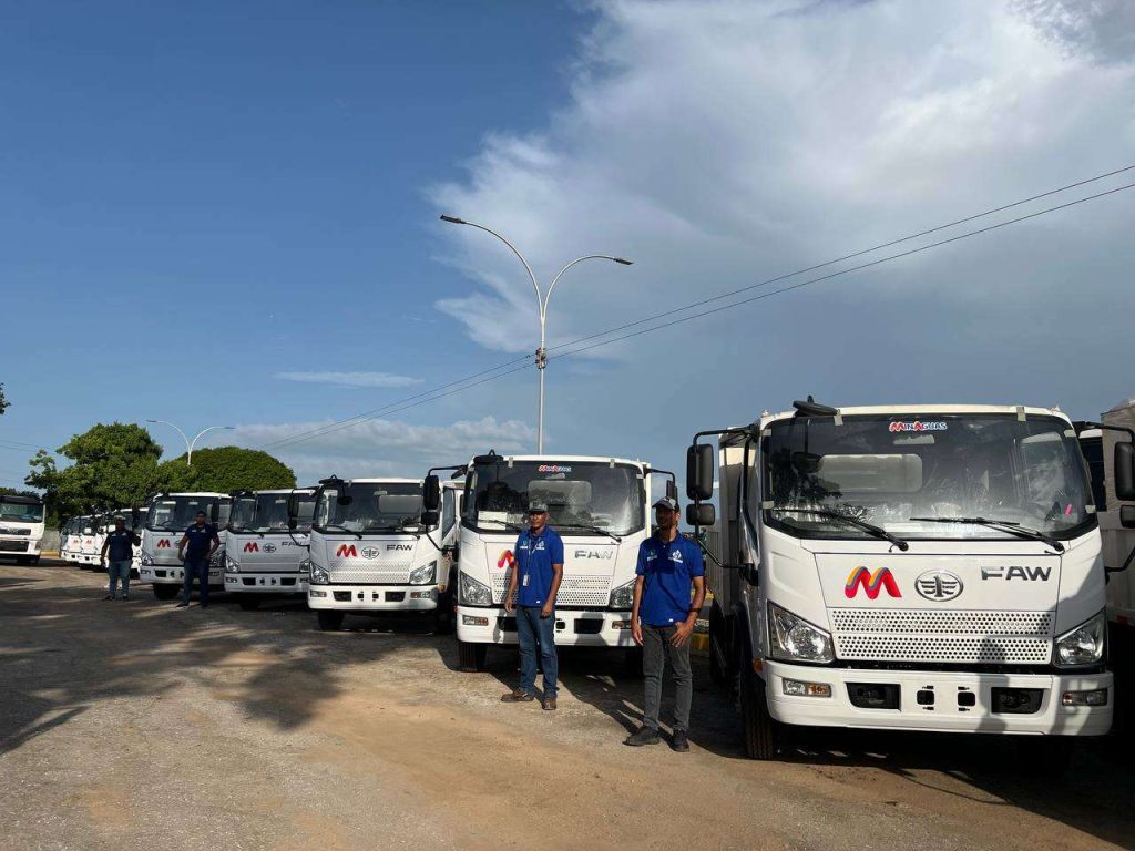 Llegan a Venezuela 124 vehículos pesados para fortalecer la gestión hídrica