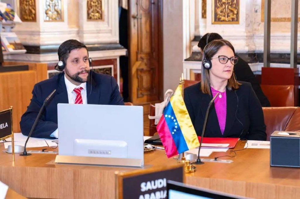 Maduro: Venezuela es referente en el ámbito financiero global