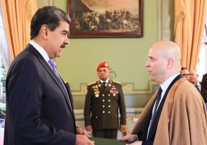 Maduro recibe cartas credenciales de nuevos embajadores acreditados en el país