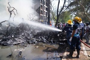 Más de 200 muertos tras accidente de un avión en la India