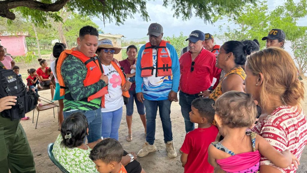 Más de 300 familias trasladadas a refugios por crecida del Orinoco