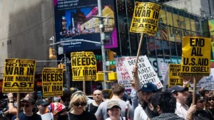 Masivas protestas sacuden EEUU contra bombardeos a Irán