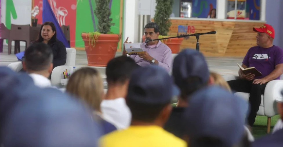 Nicolás Maduro anuncia referéndum constitucional para el próximo año