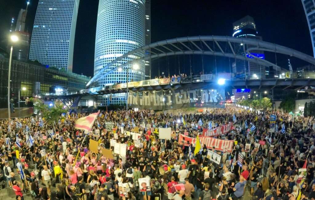 Nuevas protestas en Tel Aviv exigen a Netanyahu poner fin a la guerra en Gaza