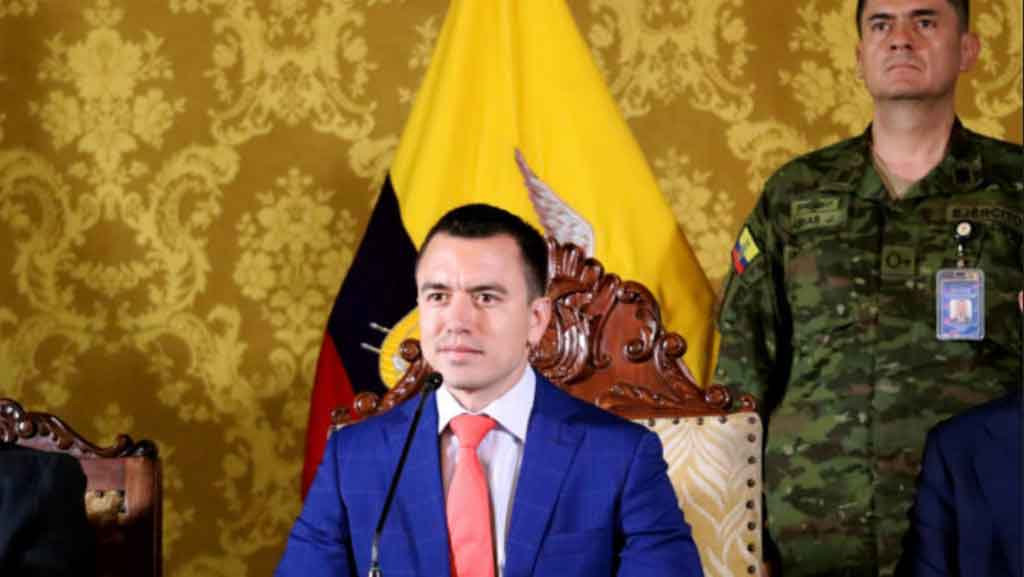 Paredes: Ecuador es un país al borde del desastre económico