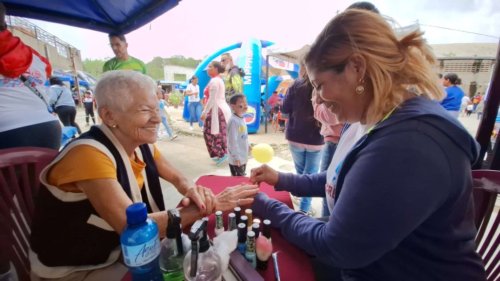 Plan Antonio José de Sucre atiende a más de mil personas en Filas de Mariche