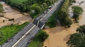 Cerrado el paso vehicular de la autopista José Antonio Páez