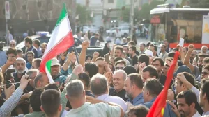 Presidente iraní se une a movilizaciones del pueblo en apoyo a la Revolución Islámica