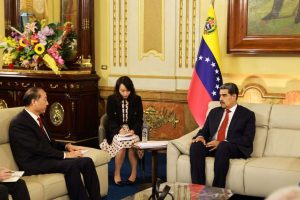 Presidente sostiene encuentro con delegación china