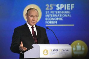 Putin elogió economía rusa en Foro Económico de San Petersburgo