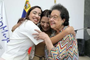 Realizan congreso para orientar a las mujeres